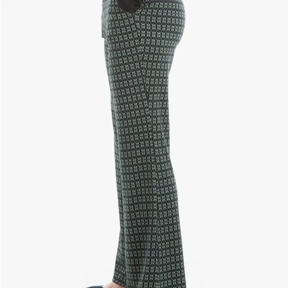 Women's Printed Ponte Bootleg Pant - Picture 9 of 10